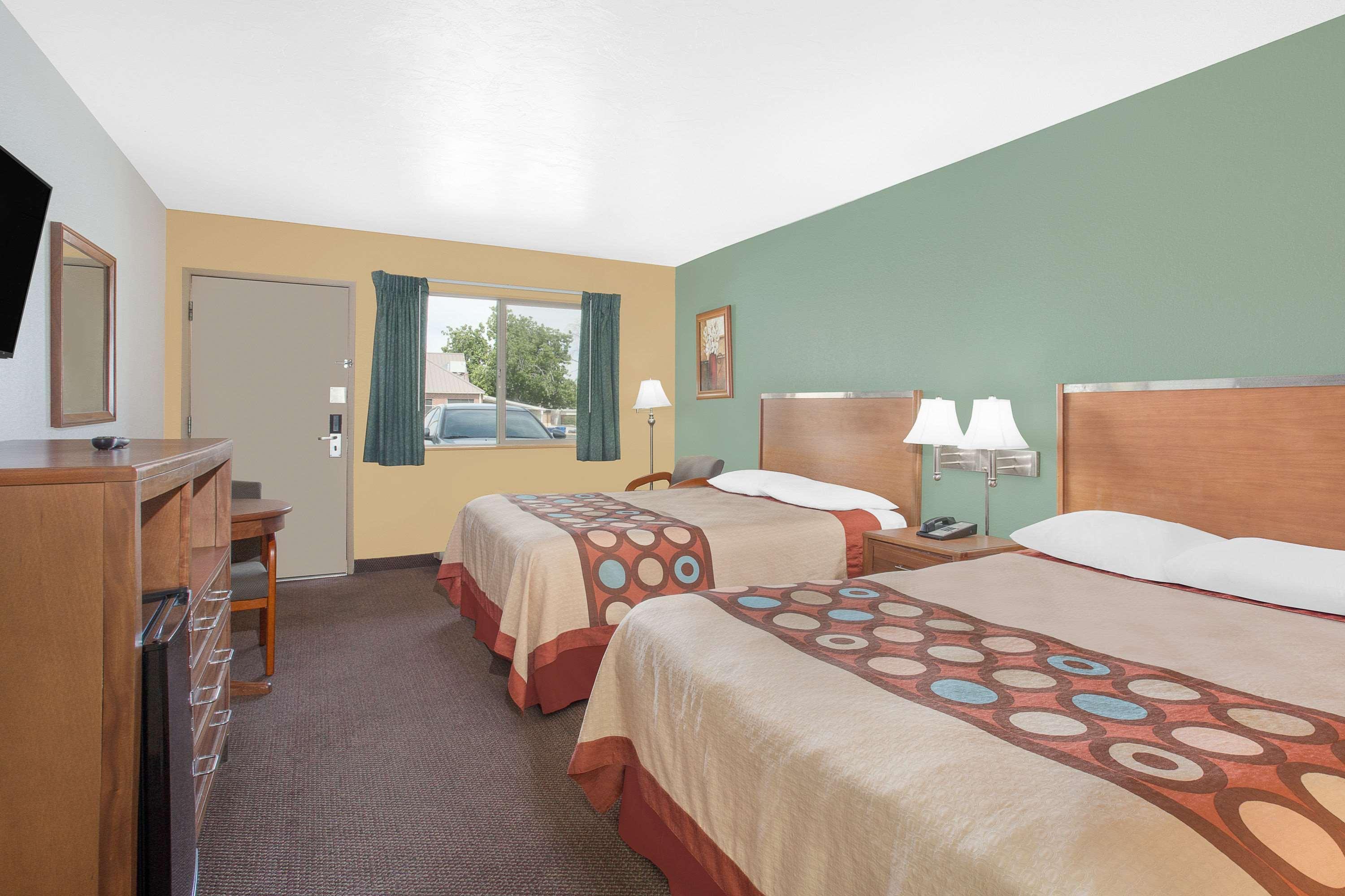 Super 8 By Wyndham St. George Ut Motel Bagian luar foto