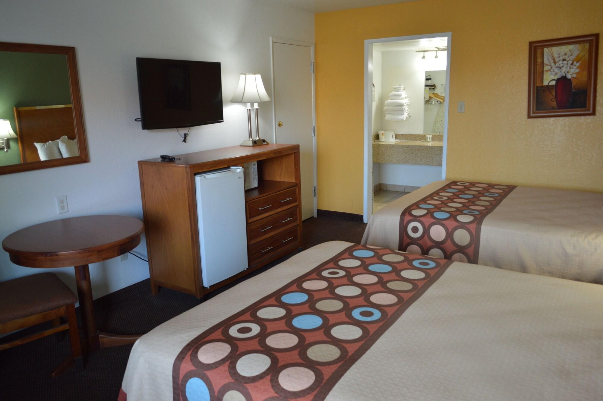 Super 8 By Wyndham St. George Ut Motel Bagian luar foto