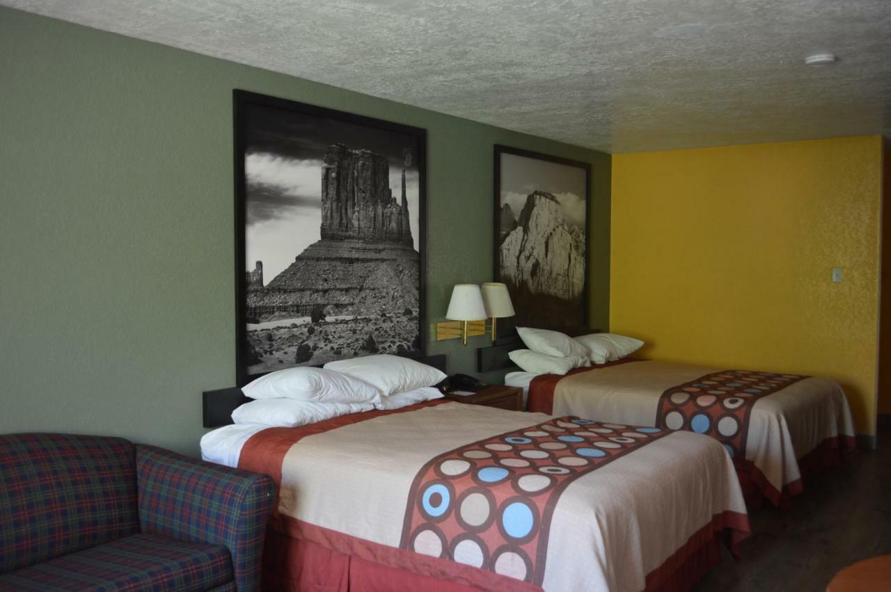 Super 8 By Wyndham St. George Ut Motel Bagian luar foto